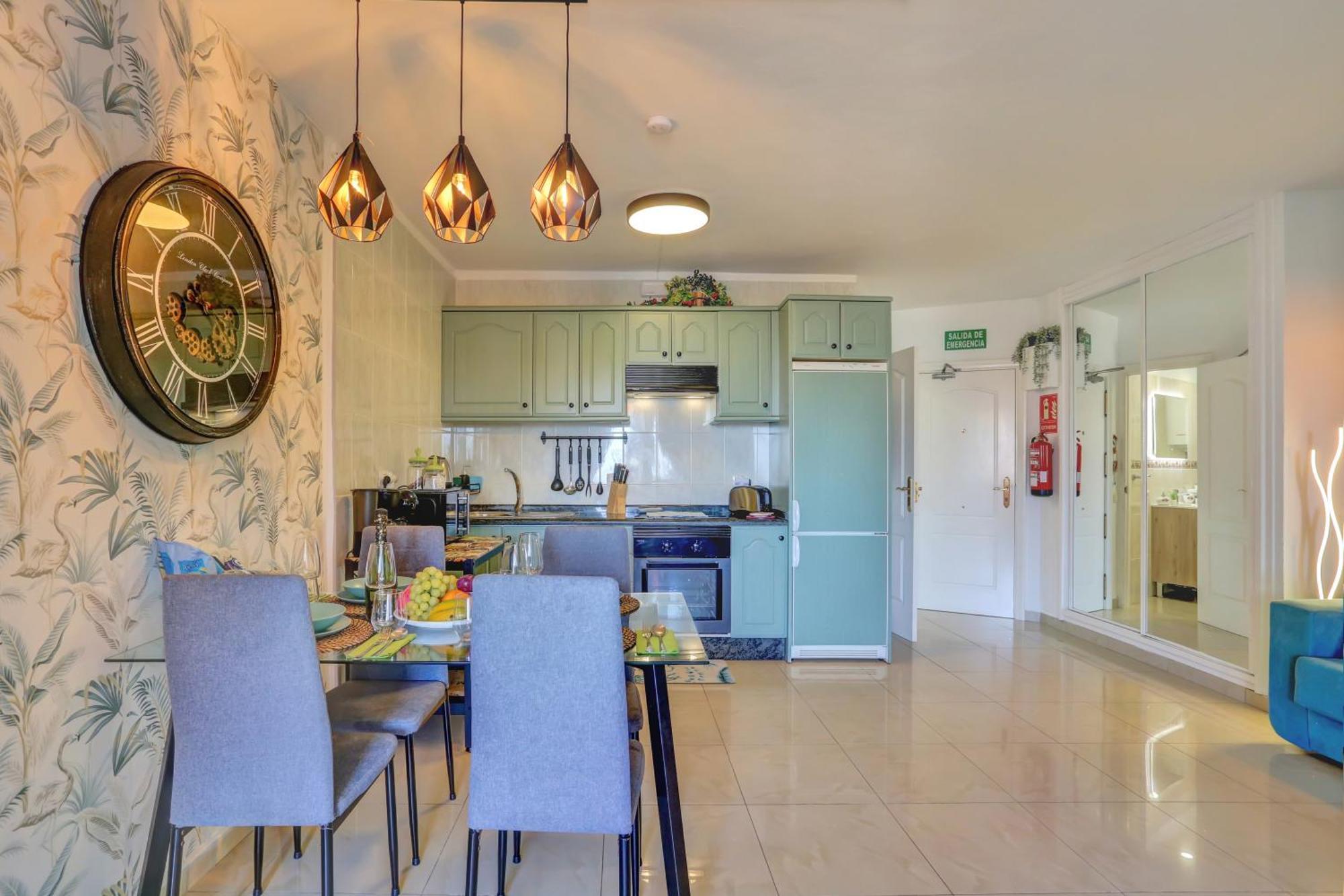 Apartamento Luxory Dreamy Sunset, Seafront, Direct Access To The Promenade,Wifi,Pool,Free Parking Los Cristianos  Exterior foto